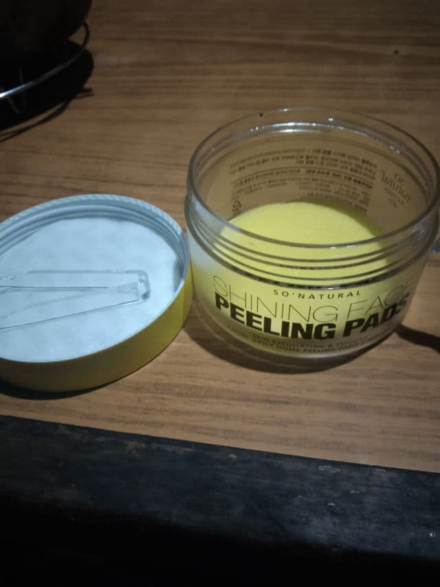 So Natural Shining Face Peeling Pads review photo by Katho