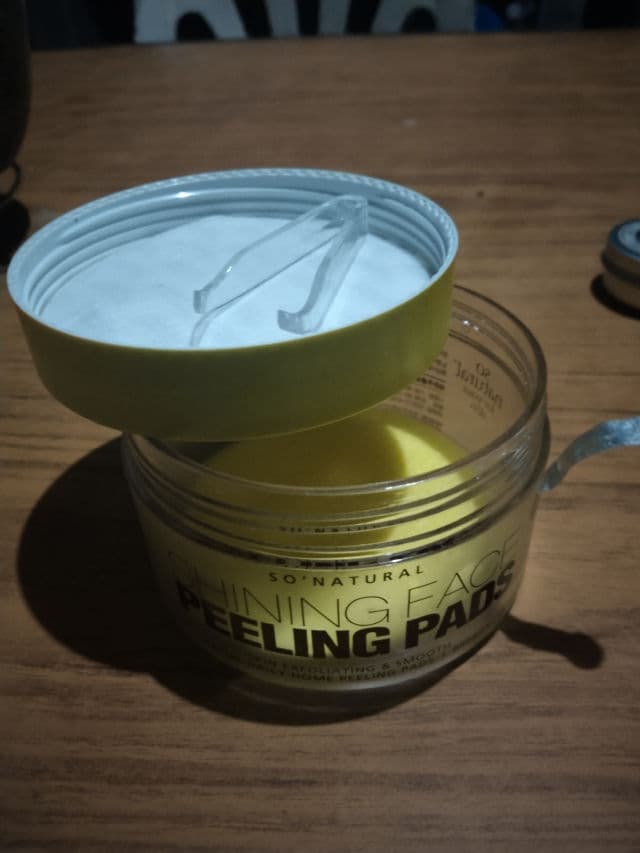 So Natural Shining Face Peeling Pads review photo by Katho