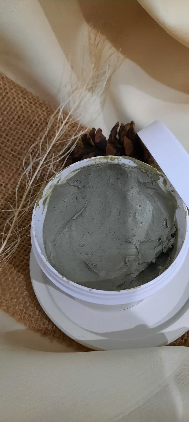 Kleveru Centella and Spirulina Green Mask review photo by Kautsar