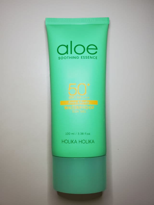 HOLIKA HOLIKA Aloe Soothing Essence Waterproof Sun Gel SPF50+ PA++++ review photo by Kbeauty.TO