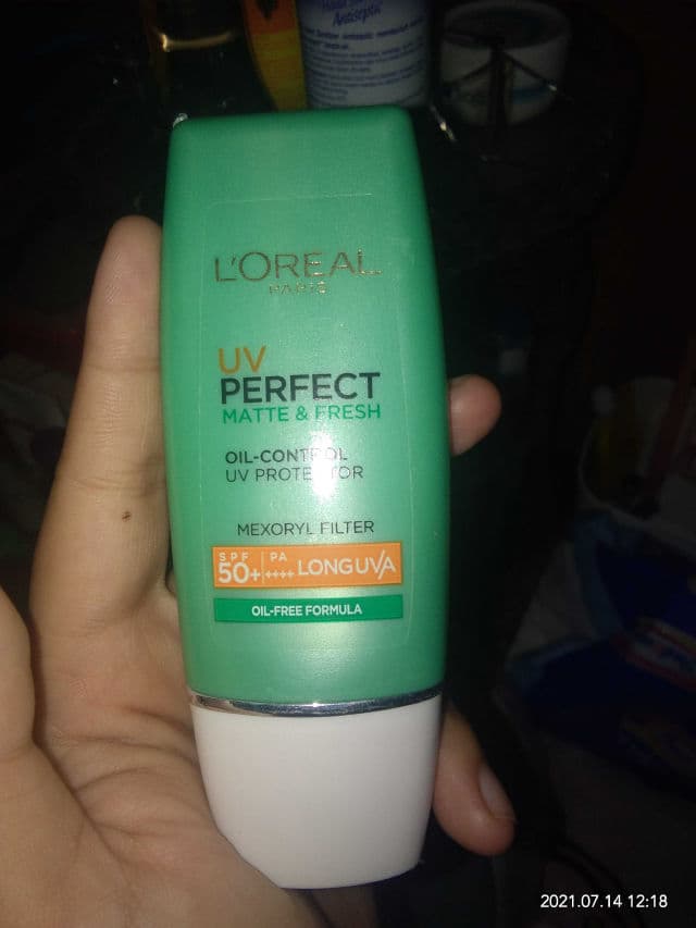 L'Oreal Paris UV Perfect Matte & Fresh Long UVA SPF 50+/PA++++ review photo by Kezyaapkphn