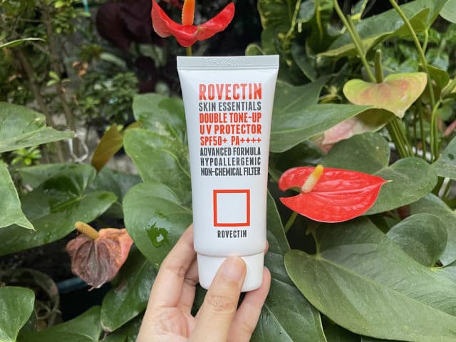 Rovectin Skin Essentials Double Tone-Up UV Protector SPF50+ PA++++ review photo by Kittykoraline