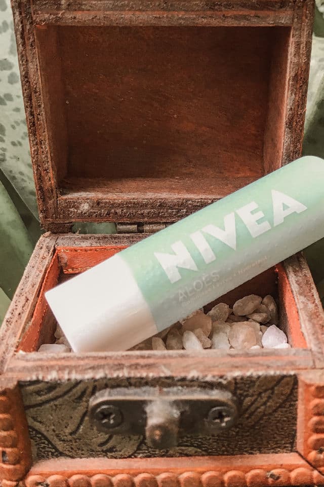 Nivea 2 in 1 Aloe Vera Caring Lip Scrub review photo by Krizhtinasaur