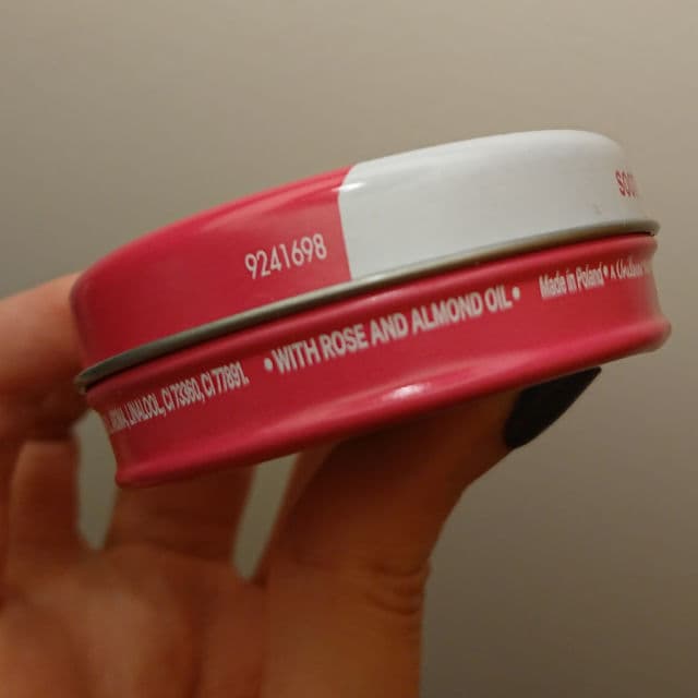 Vaseline Lip Therapy Rosy Lips Tin review photo by Kurinkito