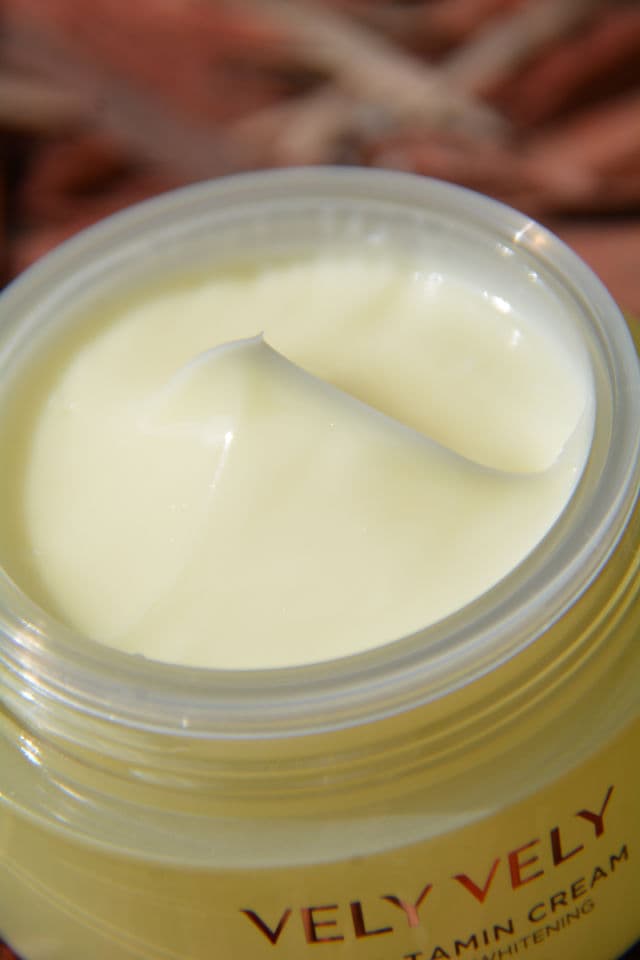 Vely Vely Yuja C-tamin Cream review photo by LALABeautyGirl