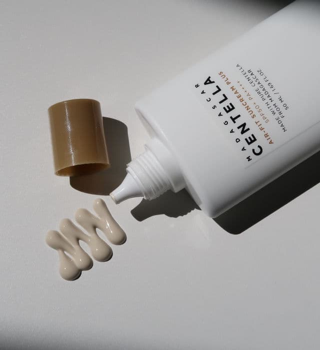 SKIN1004 Madagascar Centella Air-Fit Suncream Plus SPF50 PA++++ review photo by Laoyi