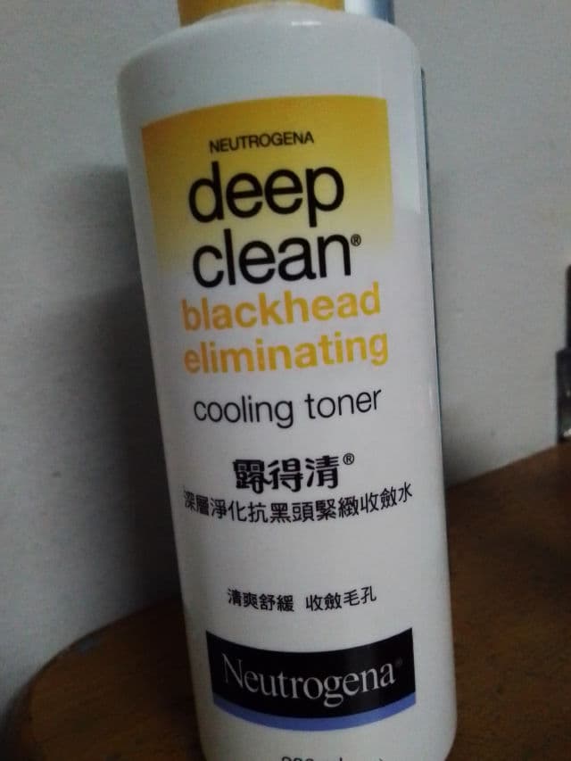 Neutrogena Deep Clean Blackhead Eliminating Cooling Toner  review photo by Yinnnn