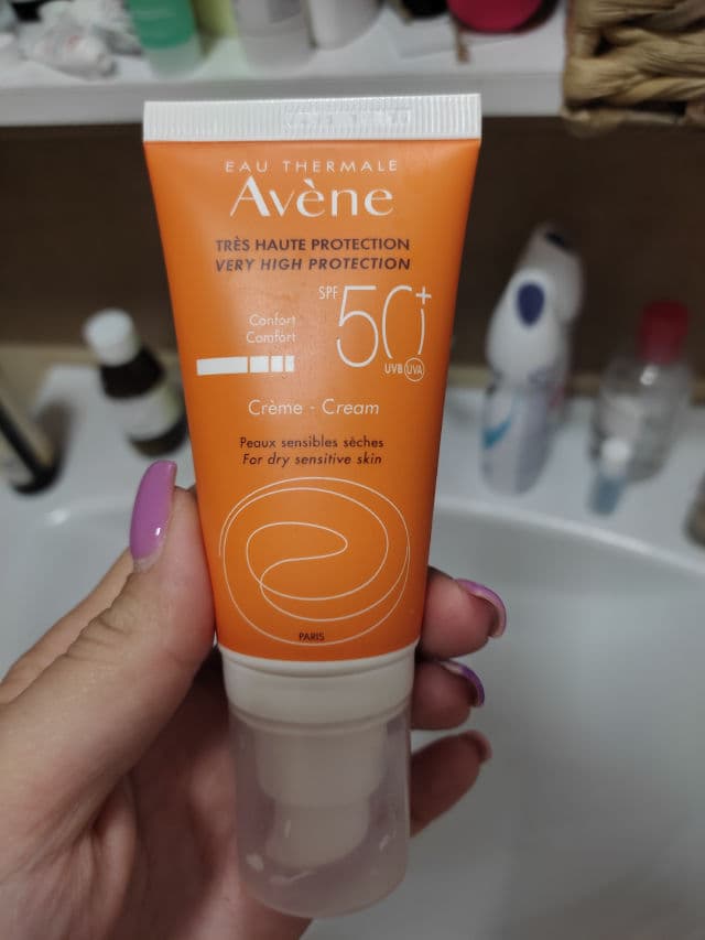 Avene Very High Protection SPF 50+ Cream Fragrance-free review photo by LetiMk