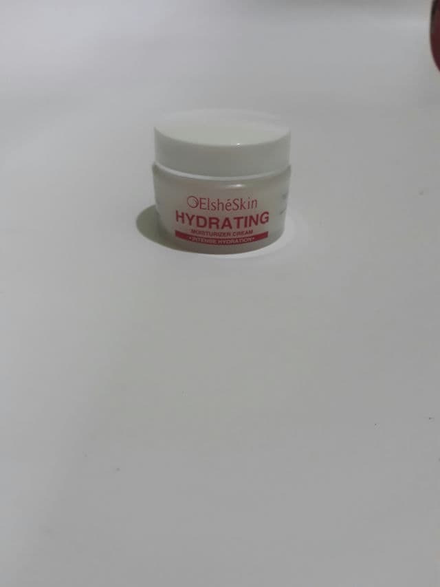 ElsheSkin Hydrating Moisturizer Cream review photo by LiaSusilawati