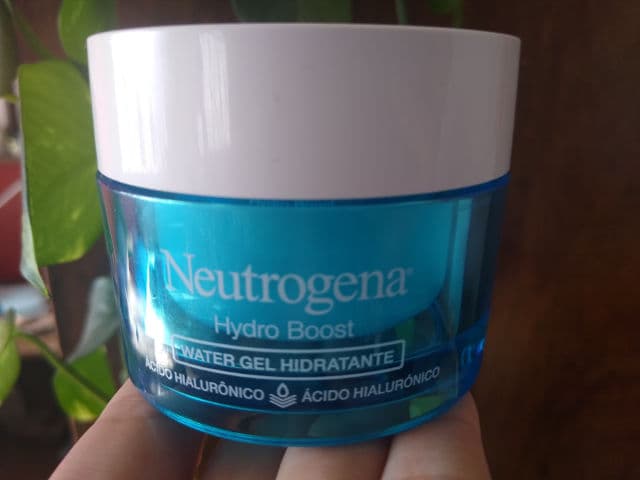 Neutrogena Hydro Boost Emulsion review photo by LiliLangre