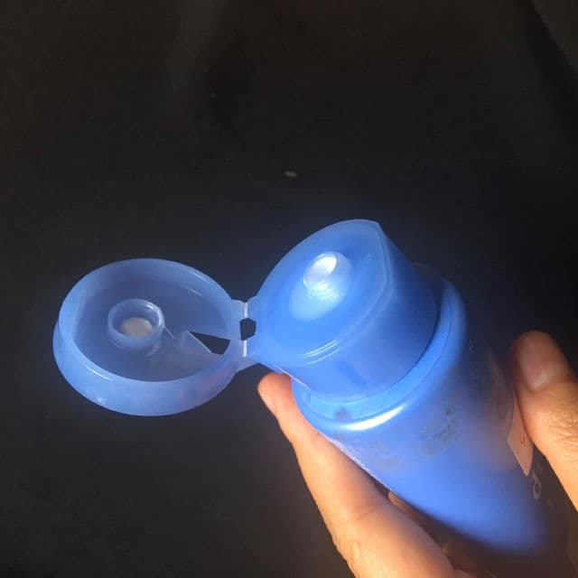Senka Perfect Whip Cleansing Foam review photo by LizhReview