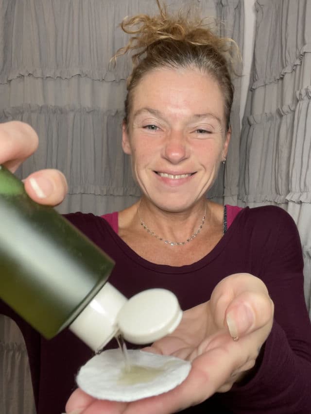 APRIL SKIN Artemisia Rice Toner review photo by LizzHBrown