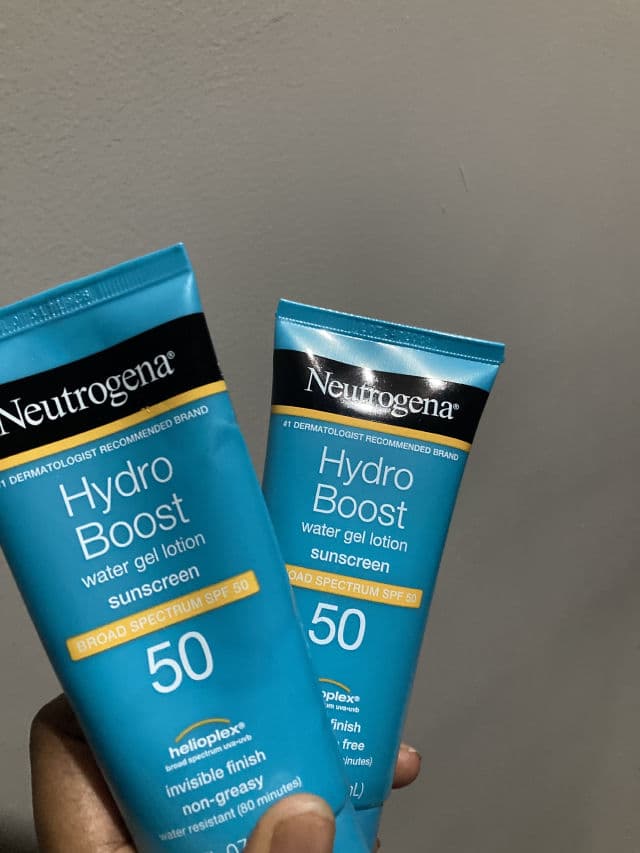 Neutrogena Hydro Boost Water Gel Lotion SPF 50 review photo by Loisss