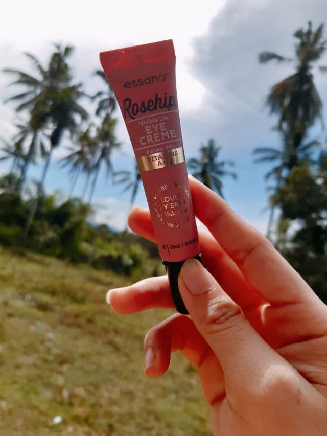 Essano Rosehip Visible Lift Eye Creme review photo by Lonna