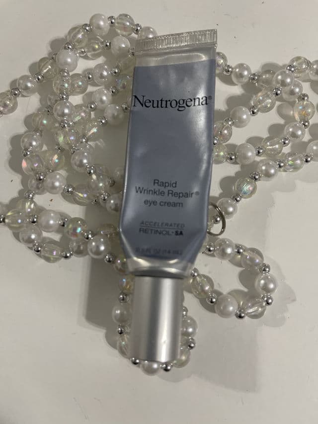 Neutrogena Rapid Wrinkle Repair Eye Cream review photo by Luciaascate