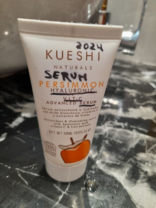 Kueshi Sérum Reparador Ác Hialurónico y Vitamina C	 review photo by Lyp