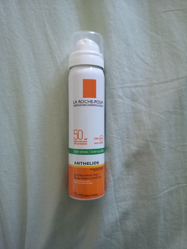 La Roche-Posay Anthelios SPF 50 Invisible Face Mist Anti-Shine review photo by skincarewithbianca