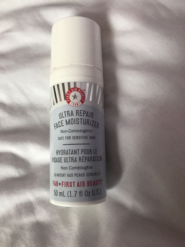 First Aid Beauty Ultra Repair Face Moisturiser review photo by Maliaaa