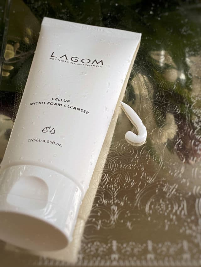 Lagom Cellup Micro Foam Cleanser review photo by Mayzeey