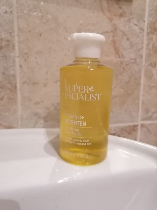 Super Facialist Vitamin C Skin Renew Cleansing Oil review photo by Shixx95