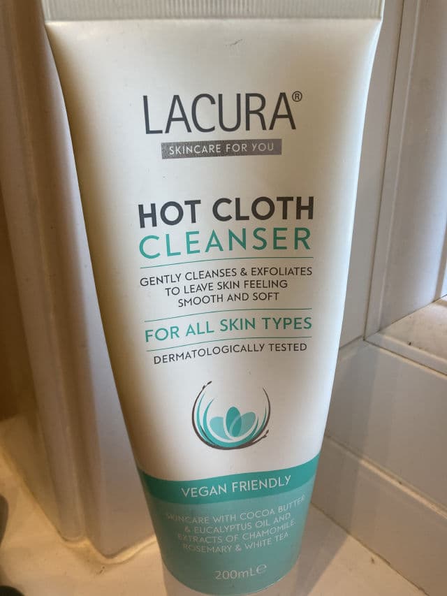 Lacura Hot Cloth Cleanser review photo by Meubitz