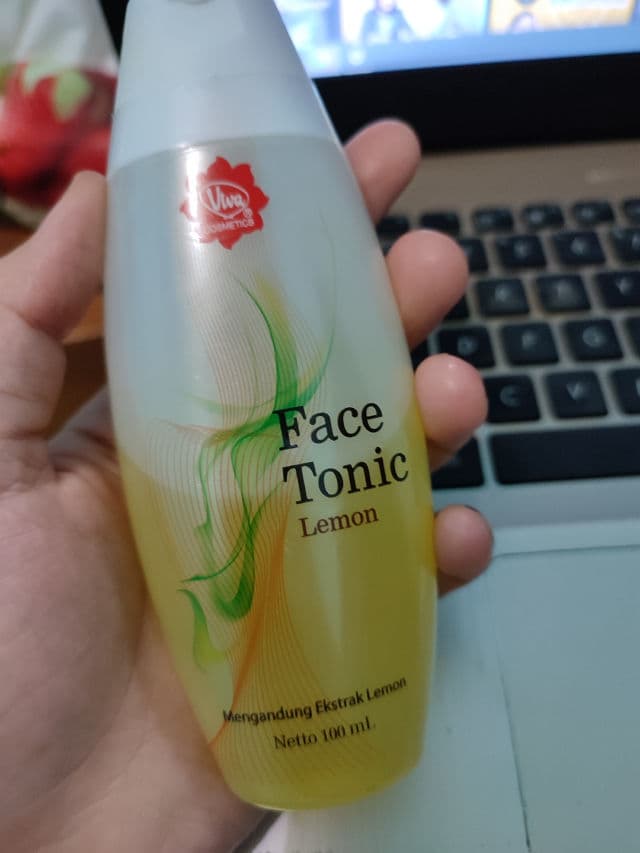 Viva Cosmetics Face Tonic Lemon review photo by Michico