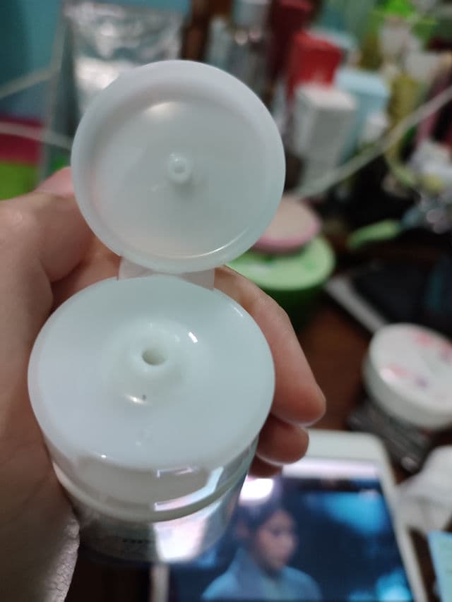 Hada Labo Shirojyun Ultimate Whitening Face Wash review photo by Michico