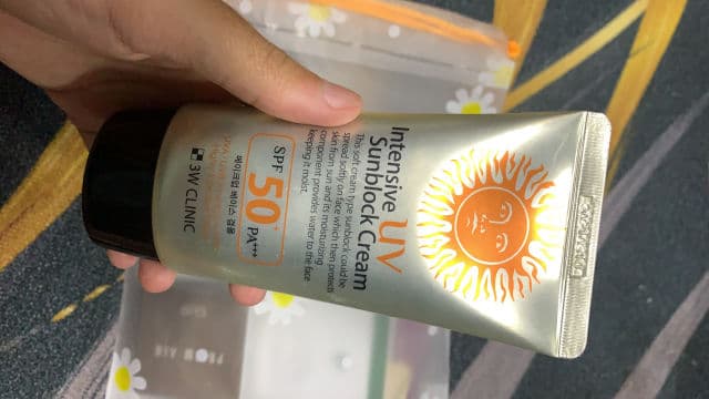 3wClinic Intensive UV Sunblock Cream SPF50+/PA+++ review photo by MieraSyaf
