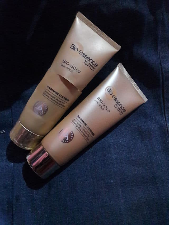 Bioessence Bio-Gold Radiance Cleanser review photo by MiftahRachma