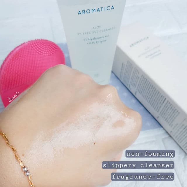Aromatica Aloe Hy-ffective Cleanser review photo by MissJazzy