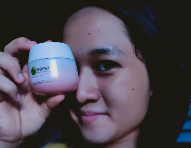 Garnier Sakura White Pinky Radiance & Smooth Pores Whitening Serum Cream SPF21/PA+++ review photo by Miss_LunaYee