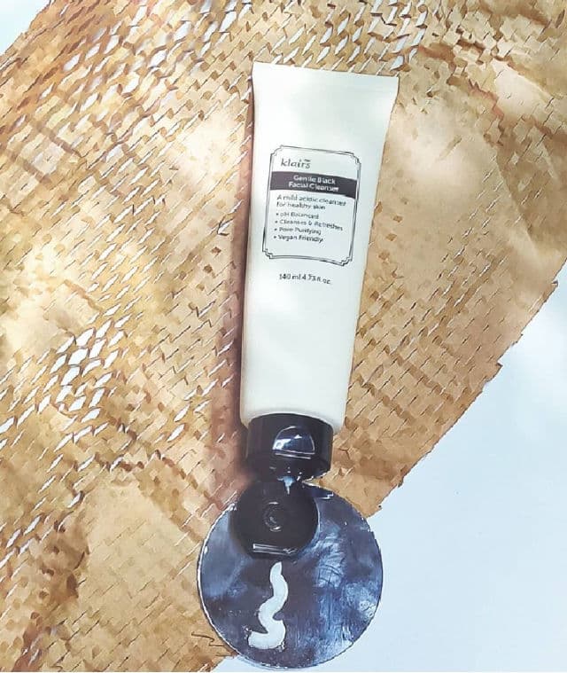Dear, Klairs Gentle Black Facial Cleanser review photo by stanskincare