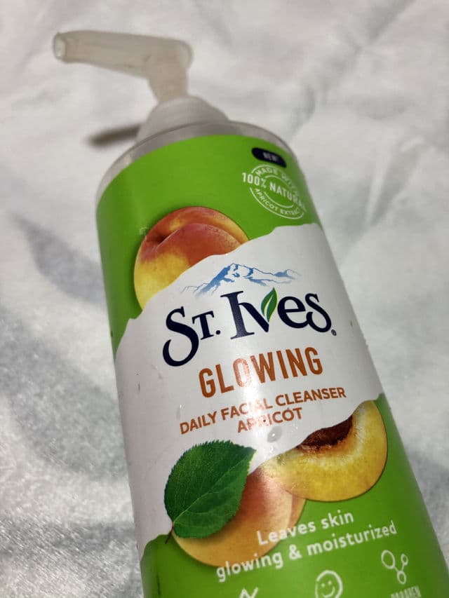 St. Ives Glowing Apricot Face Wash  review photo by Mmperez