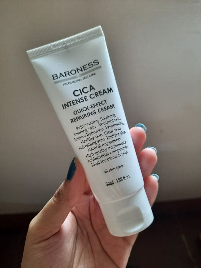 Baroness Cica Intense Cream review photo by MommaWithSkinIssues