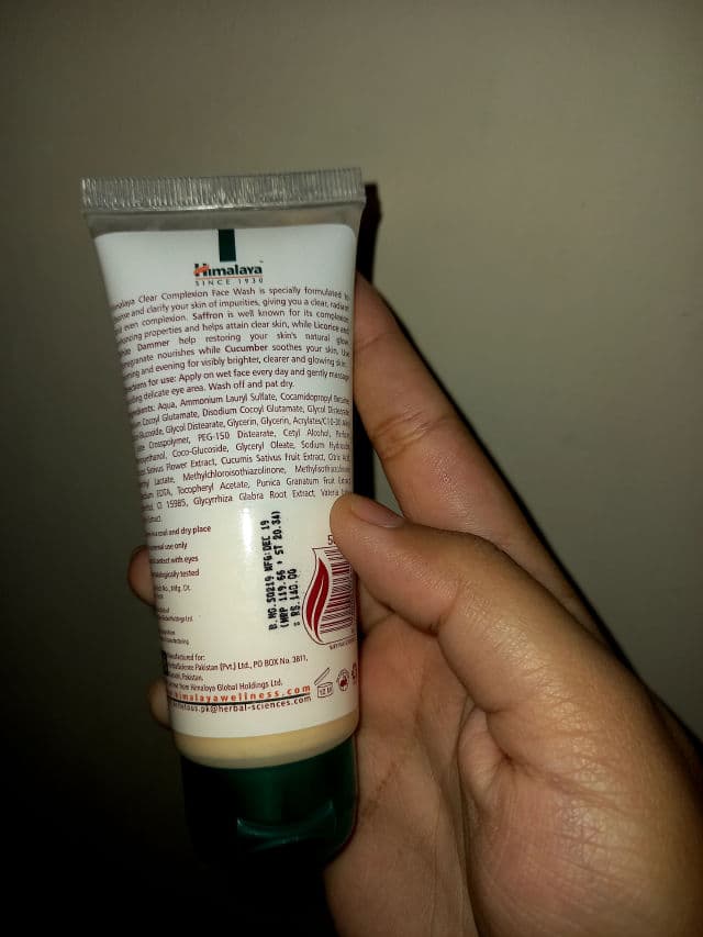 Himalaya Herbals Face Wash Clear Complexion Whitening review photo by Muniba