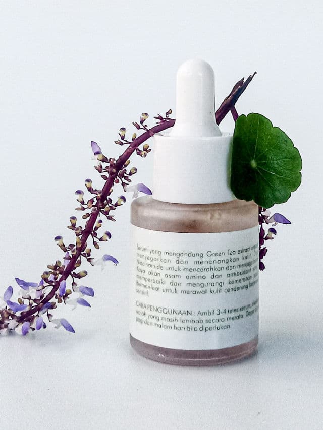 Skinoia Green Tea Fresh & Calming Serum review photo by MuslimDarmawan
