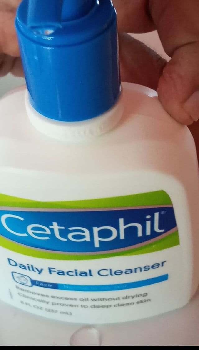 Cetaphil Daily Facial Cleanser for Normal to Oily Skin review photo by NSK28328