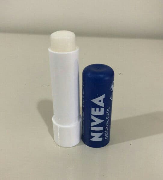 Nivea A Kiss of Moisture Essential Lip Care review photo by Nabilahranti