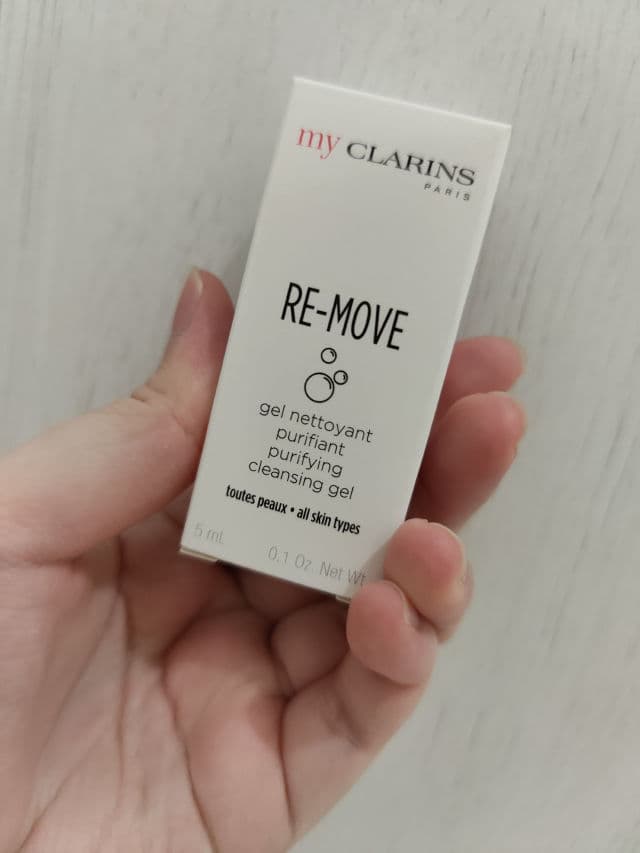 My Clarins Re-Move Purifying Cleansing Gel review photo by Naia