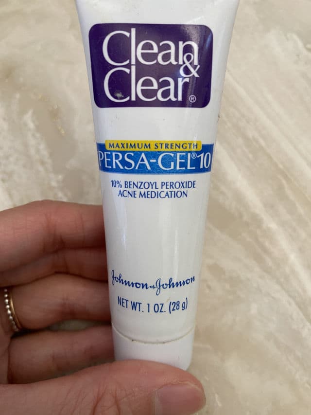 Clean & Clear Persa-Gel 10, Maximum Strength review photo by NguyenAndOngLy