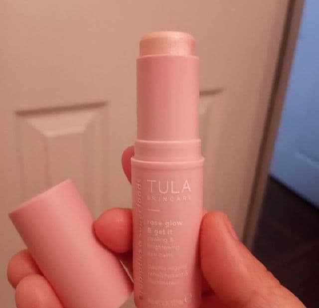 TULA Skincare Glow & Get It Cooling & Brightening Eye Balm review photo by NicoleDoedli