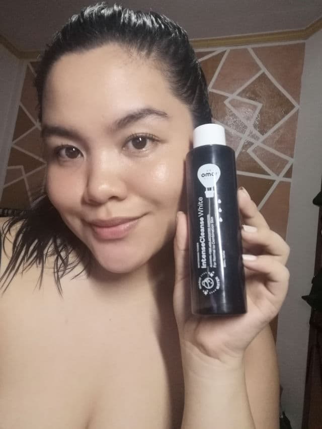 Omo! White Hypercleanse Magic Beauty Water with Activated Charcoal review photo by Nikkie