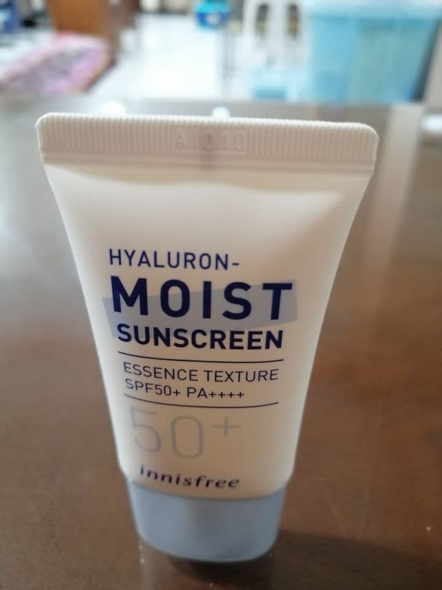 INNISFREE True Hyaluron Moist Sunscreen SPF50+ PA++++ review photo by NinaGDM