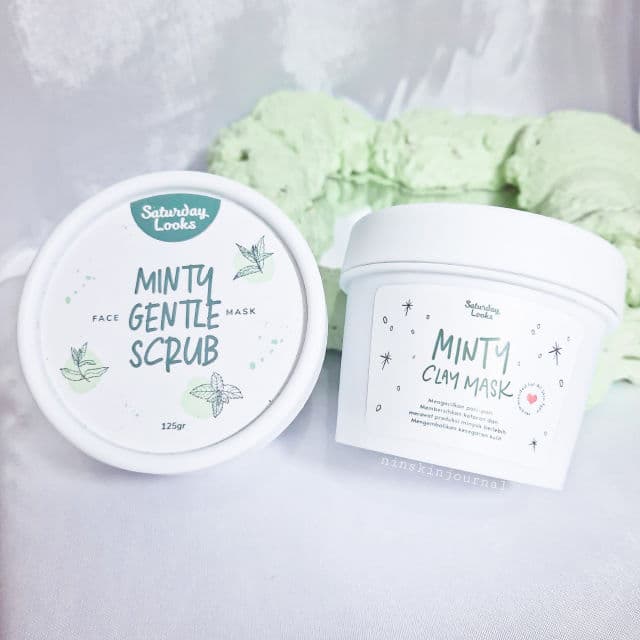 Saturday Looks Minty Gentle Scrub Face Mask review photo by Ninskinjournal