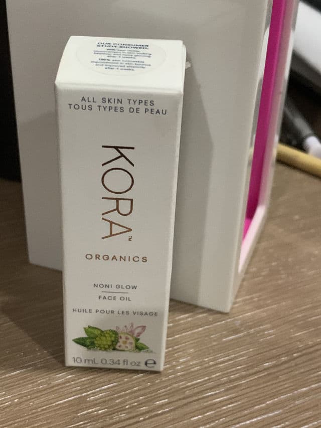 KORA Organics Noni Glow Face Oil review photo by Nisakniza