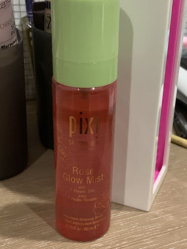 Pixi Rose Glow Mist review photo by Nisakniza