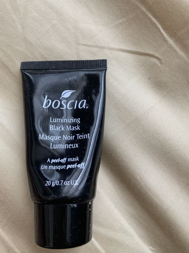 Boscia Luminizing Black Mask review photo by Nisakniza