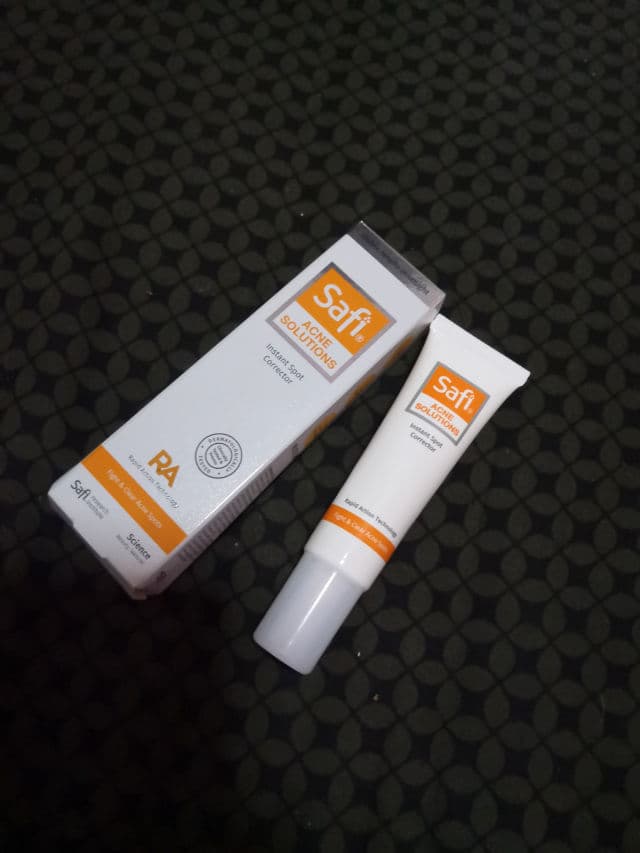 Safi Acne Solutions Instant Spot Corrector review photo by Nunia