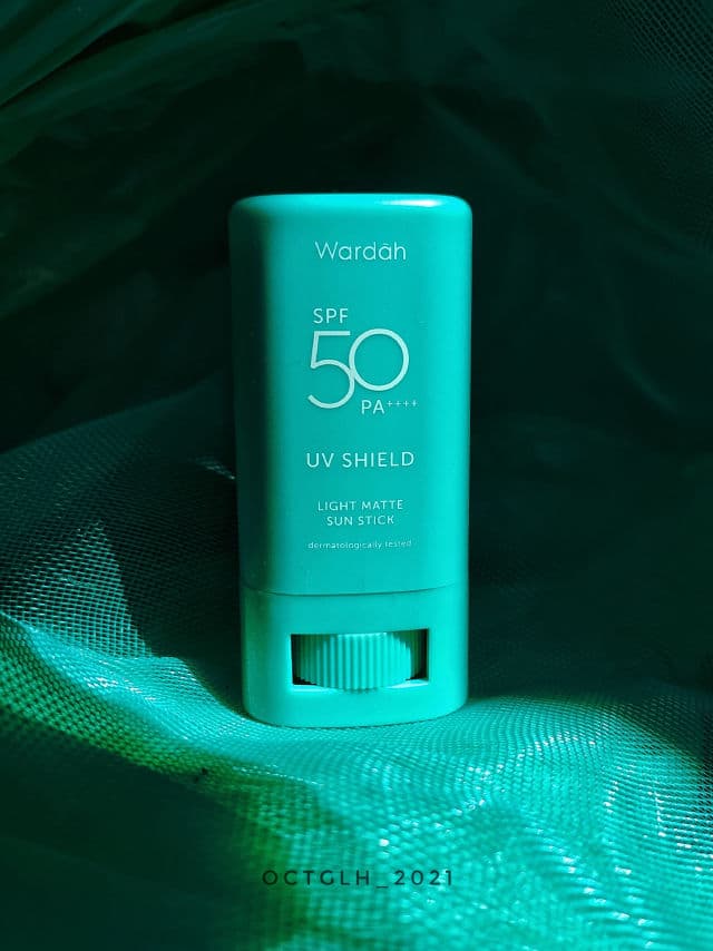 Wardah UV Shield Light Matte Sun Stick SPF 50 PA ++++ review photo by OctaGaluh