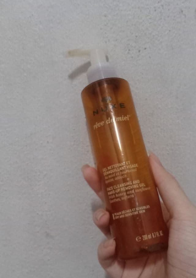 Nuxe Reve De Miel Facial Cleansing and Make-up Remover Gel review photo by Ozu